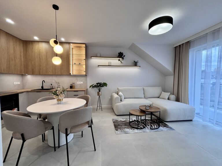 Nowoczesny apartament z ogródkiem i 2 balkonami  w Tarnowie przy ul.Pilotów okolice Góry św.Marcina   !!!